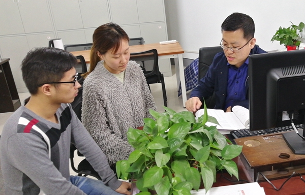 指導學生 - 副本.jpg